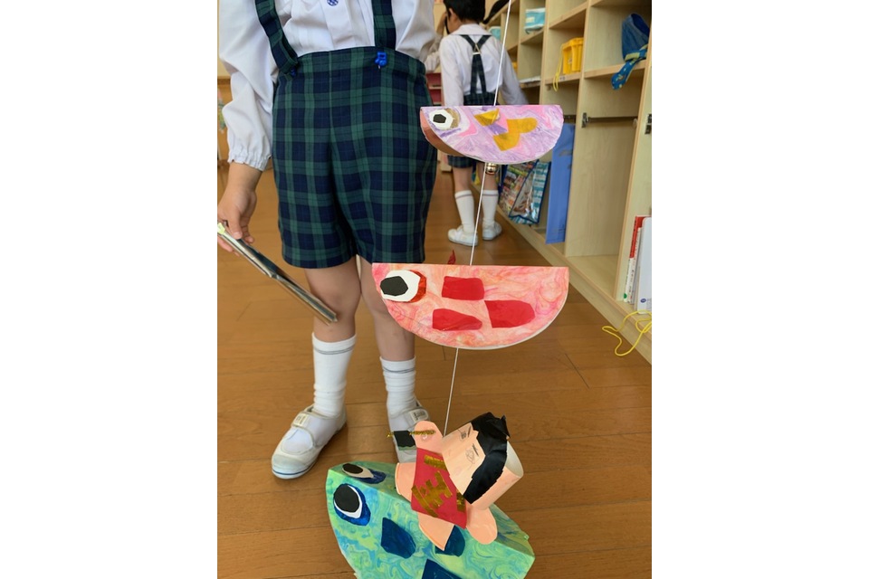 絵具と洗濯のりでマーブリング模様♪